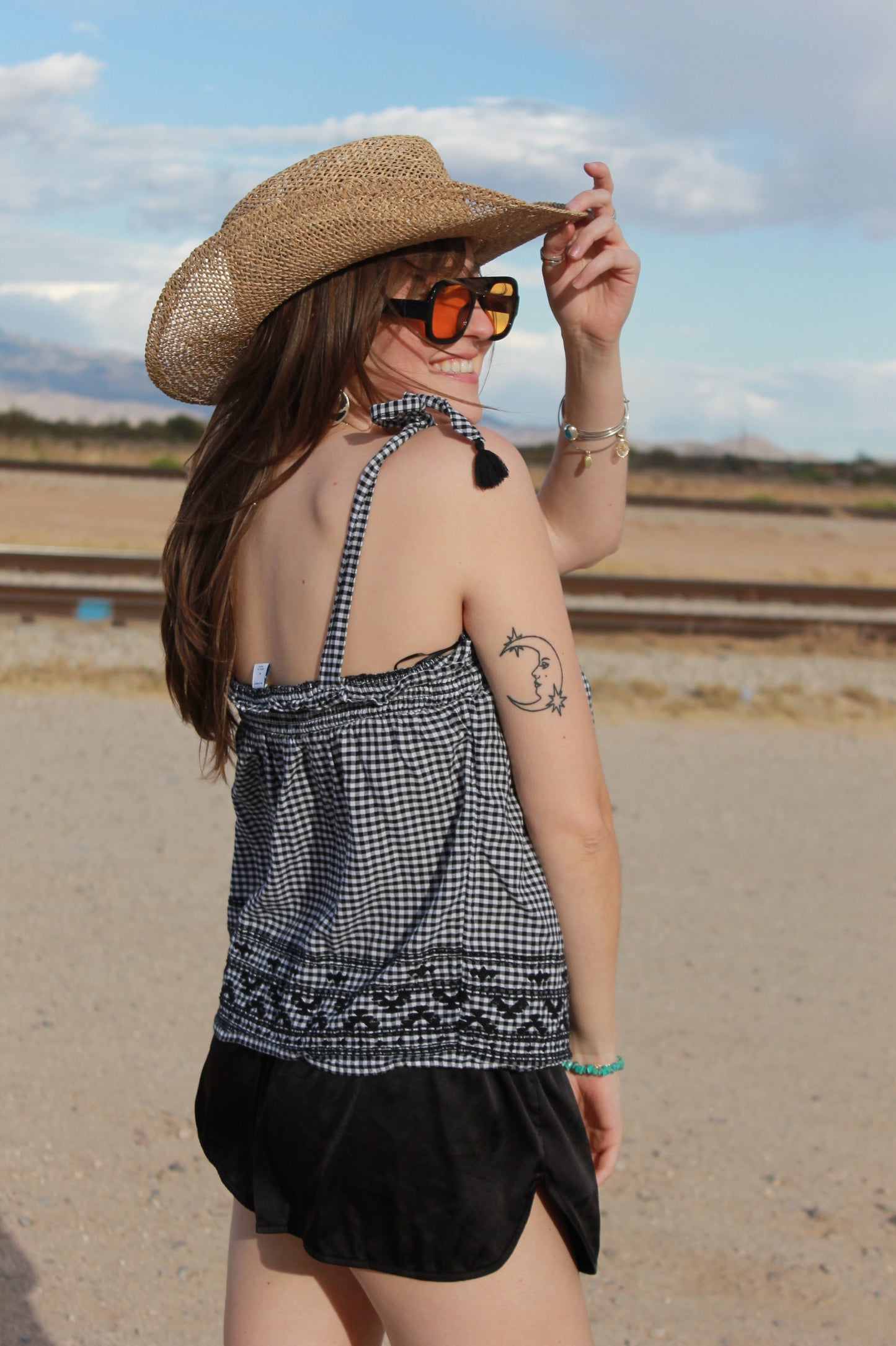 "wren" top