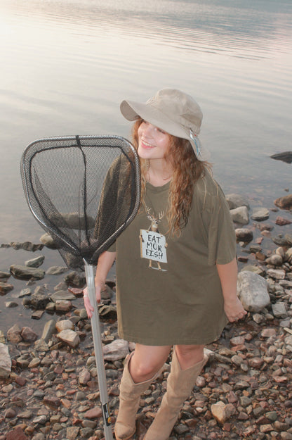 “eat mor fish” og tee