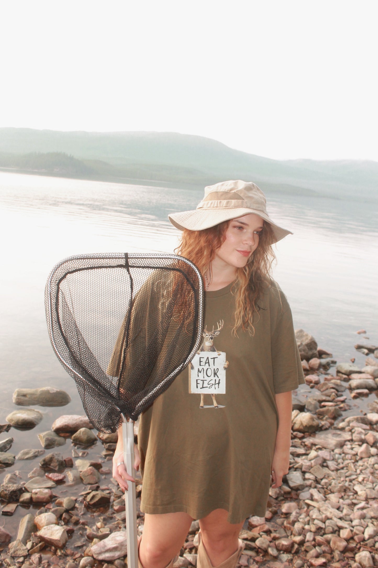 “eat mor fish” og tee