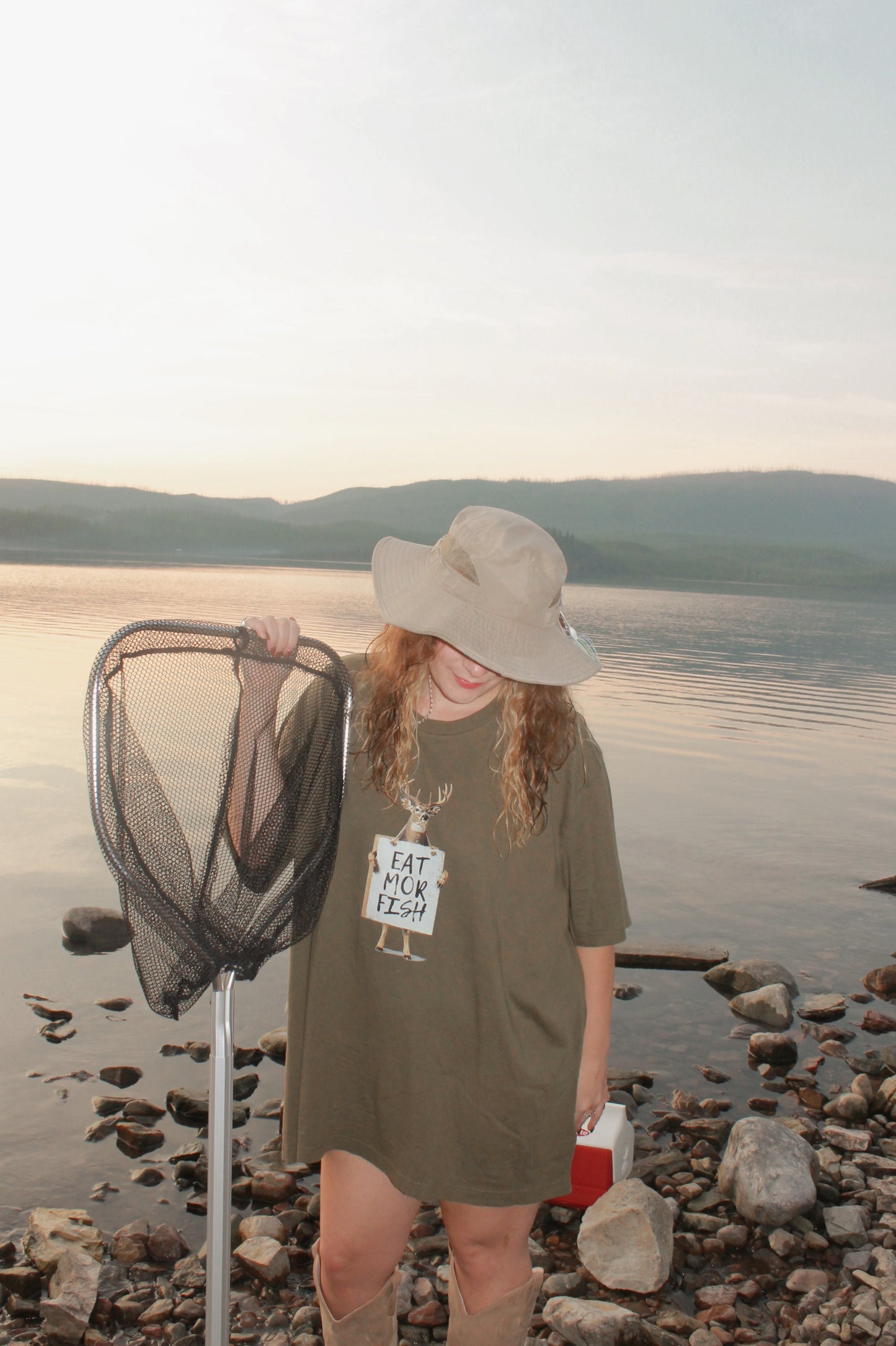 “eat mor fish” og tee