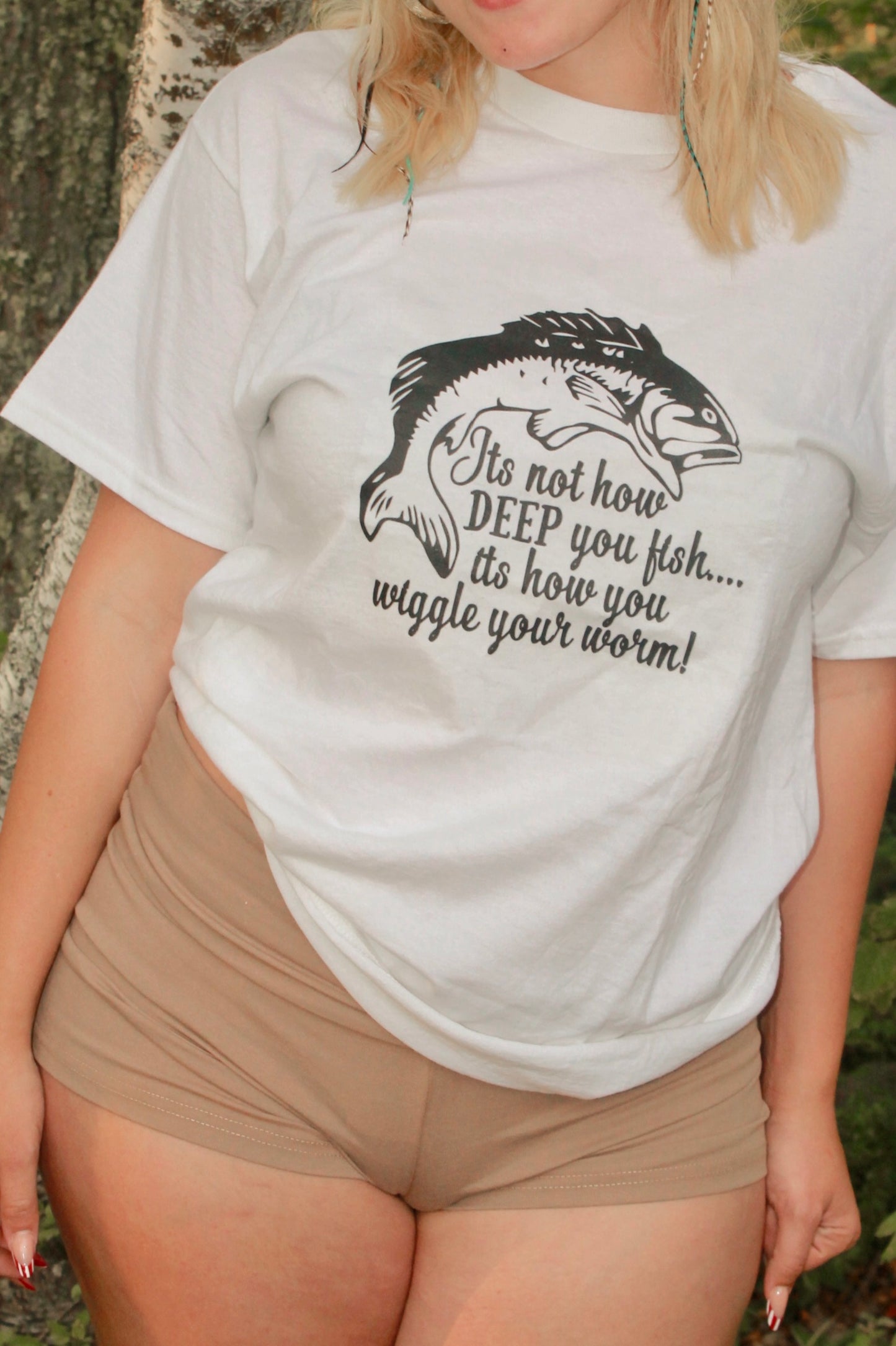 “wiggle worm” tee