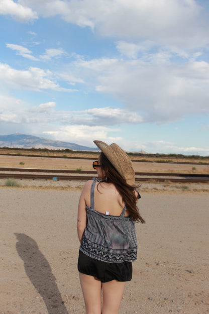 "wren" top