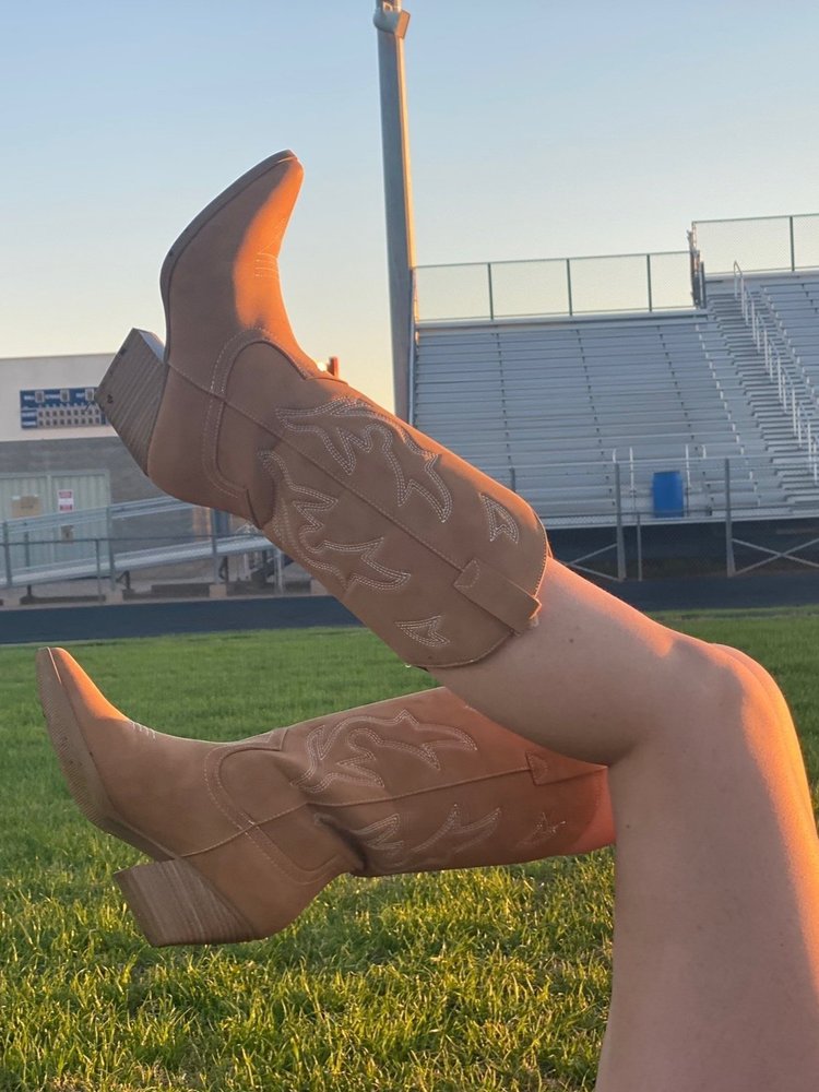 tan cowgirl boots