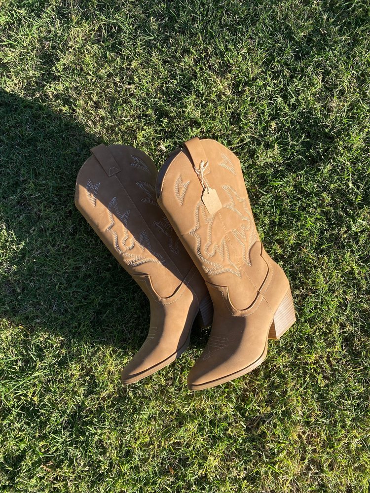 tan cowgirl boots