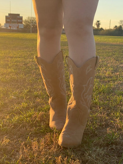 tan cowgirl boots